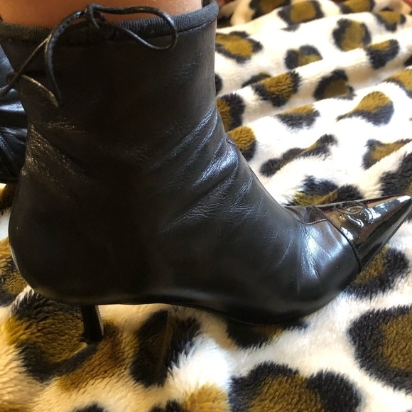 Chanel Gorgeous Pointy Boots Host Pick - Picture 3 of 8